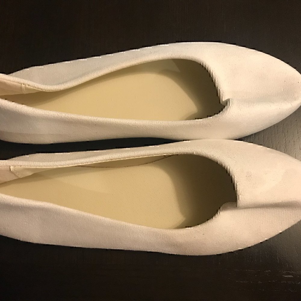 NWT Size 10.5 White Flats